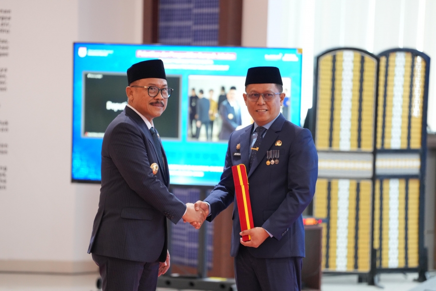 Junda Maulana Dilantik Sekprov Sulbar, Gubernur Ingatkan Beban Tanggung Jawab