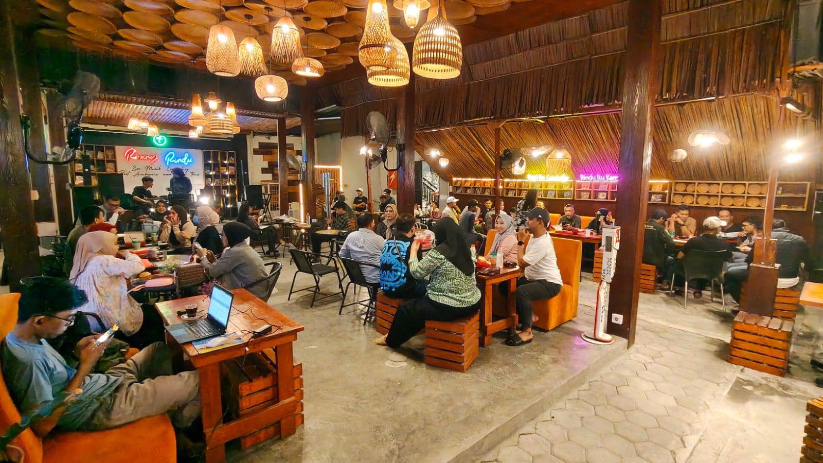 Dinas PUPR Sulbar Gelar Family Gathering untuk Tingkatkan Kinerja