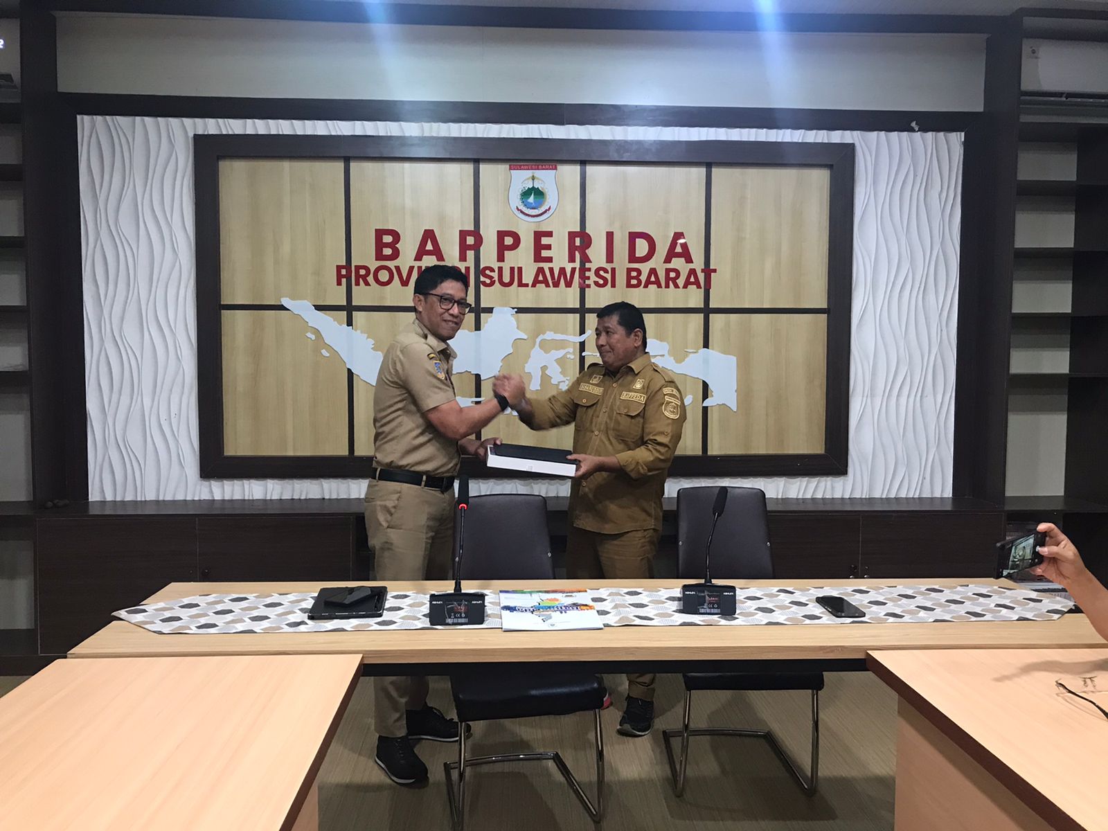 Hasanuddin Haruna Resmi Jabat Plt Kepala Bapperida Sulbar