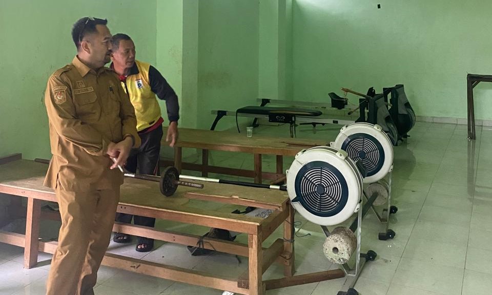 Kunjungi SPOBNAS Sulbar, Bau Akram Dai Janji Lengkapi Fasilitas Atlet