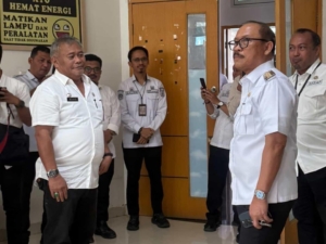 Gubernur Sulbar Sidak di Kantor Bapenda, Pastikan Layanan Tetap Optimal