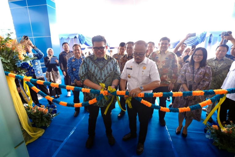 Resmikan Kantor Taspen Mamuju, Suhardi Duka Promosikan Udara Bersih dan Komoditas Unggulan