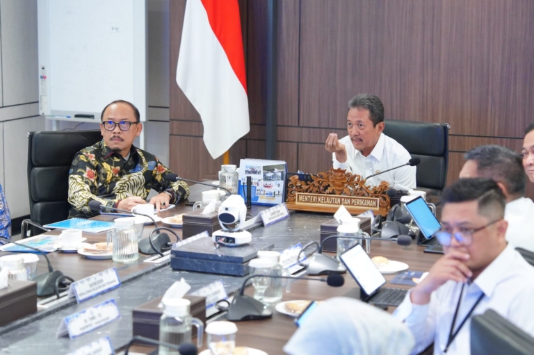 SDK Audiensi ke Menteri KKP, Sulbar Dapat 28 Desa Nelayan dan 28 Kapal 30 GT